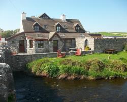 Aille River Tourist Hostel and Camping Doolin