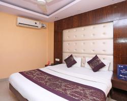 OYO 6096 Hotel Maharani Palace