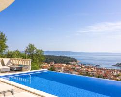 Beautiful Home In Makarska With 6 Bedrooms, Wifi And Outdoor Swimming Pool