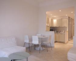 Riviera Guiglia White