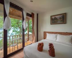 Phi Phi Cozy Seafront Resort