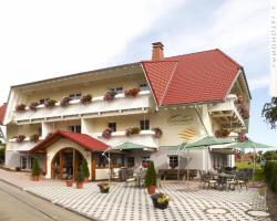 Landhotel Haringerhof mit Saunawelt und Naturbadeteich