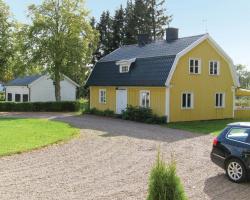 Stunning Home In Tidaholm With 4 Bedrooms And Wifi