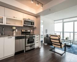 Soho 2 Bed | 2 Bath CN Tower View