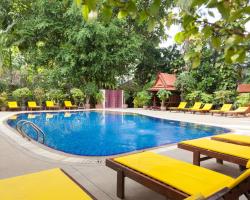 Tropica Bungalow Beach Hotel