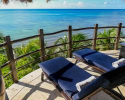El Taj Oceanfront and Beachside Condo Hotel