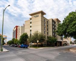 Fairfield Inn & Suites by Marriott San Antonio Downtown/Alamo Plaza