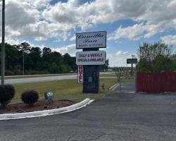 Camilla Inn & Suites