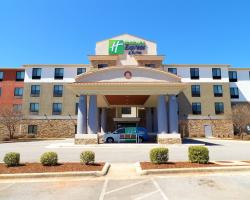 Holiday Inn Express & Suites - Huntsville Airport, an IHG Hotel