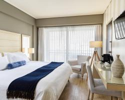 Sea View Cityscape Hotel