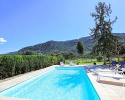 Beautiful Apartment In Gemenos With Outdoor Swimming Pool