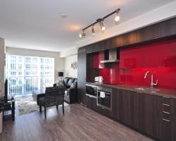 Whitehall Suites - Front Street