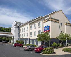 Fairfield Inn & Suites by Marriott State College