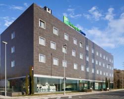 Holiday Inn Express Pamplona, an IHG Hotel