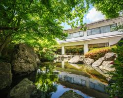 Hotel Hoho "A hotel overlooking the Echigo Plain and the Yahiko mountain range" formerly Hotel Oohashi Yakata-no-Yu