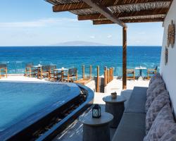 Almyra Oia Suites