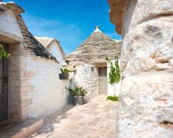 Trulli Holiday Albergo Diffuso