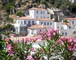 Hydra Guest Houses