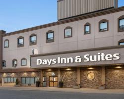 Days Inn & Suites by Wyndham Sault Ste. Marie ON