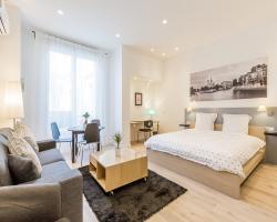 Apartment in Champs Elysees