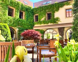 Hotel Octarna - Free On-site Parking