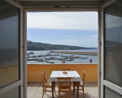 Isola Rossa Casa al Porto