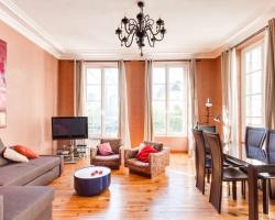 Flat on St.Honoré Square