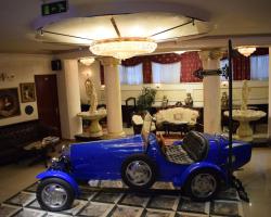 Queen's Astoria Design Hotel