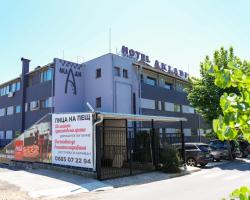 Семеен Хотел Аклади