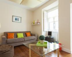 JOIVY Spacious and bright 1-bed flat with city views in Lapa