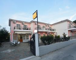 Anaxos Bay Rooms & Apartments