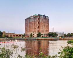 DoubleTree Suites by Hilton Hotel Boston - Cambridge
