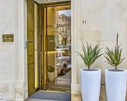 Santacroce Luxury Rooms