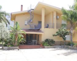 Villa Giù, indipendent villa near airport and sea