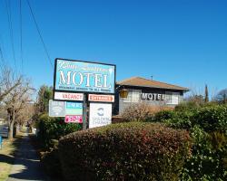 White Lanterns Motel