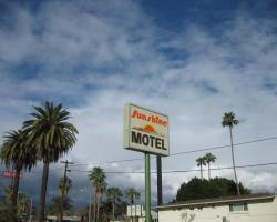 Sunshine Motel