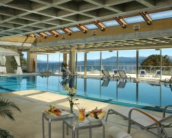 Cacique Inacayal Lake Hotel & Spa