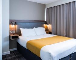 Almondsbury Inn & Lounge