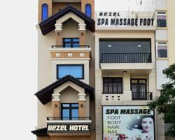 Bezel Hotel