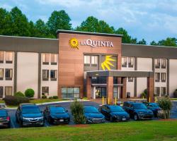 La Quinta Inn & Suites by Wyndham Fayetteville I-95