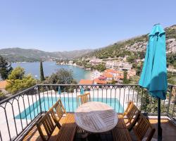 Apartments Villa Marijeta with Free Parking