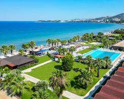 Risus Beach Resort Hotel