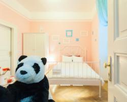 Say Hello Panda Jack Apartment