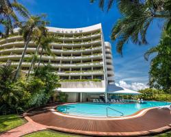 Hilton Cairns