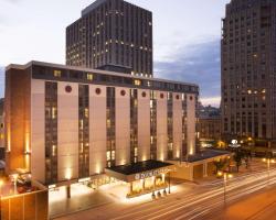 DoubleTree by Hilton Milwaukee Downtown