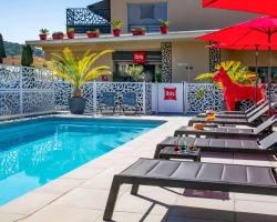 IBIS Cannes Mouans Sartoux Piscine parking gratuit