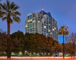 Hilton Los Angeles North-Glendale & Executive Meeting Center