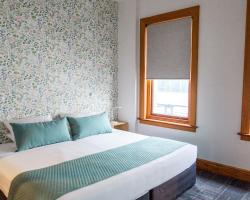 The Cambridge Hotel & Backpackers