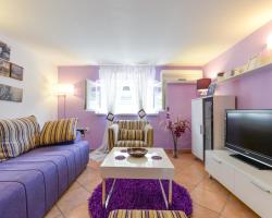 Apartment Mirana with garden and FREE parking