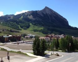 Three Seasons by Crested Butte Lodging